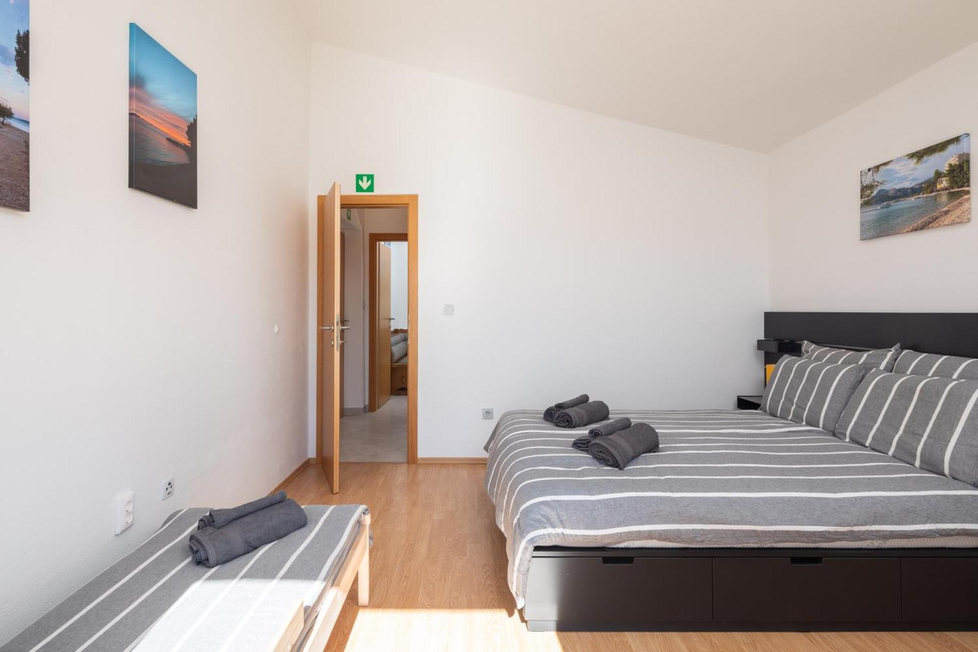 Sunshine Suites Omiš Extérieur photo