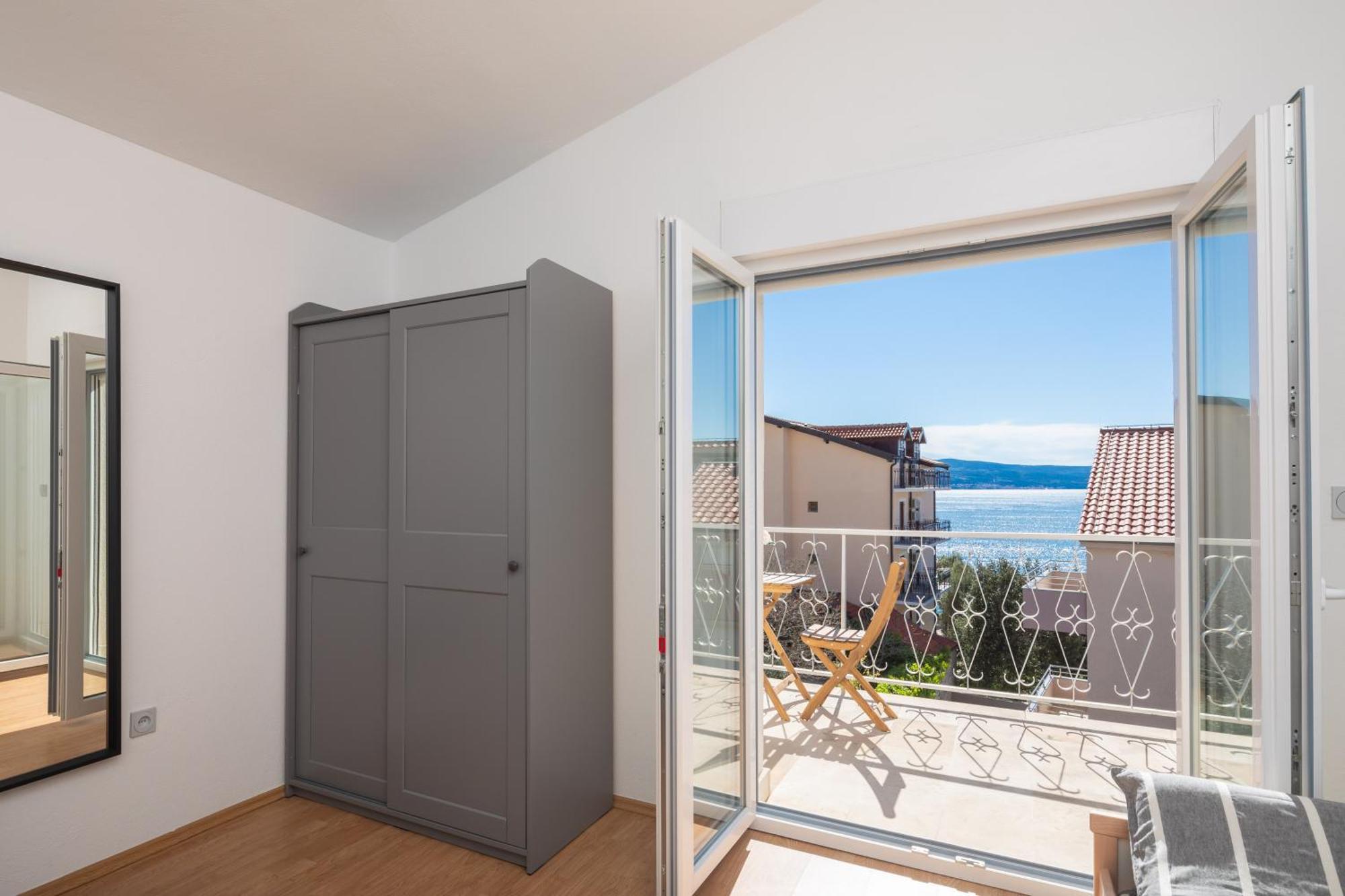 Sunshine Suites Omiš Extérieur photo