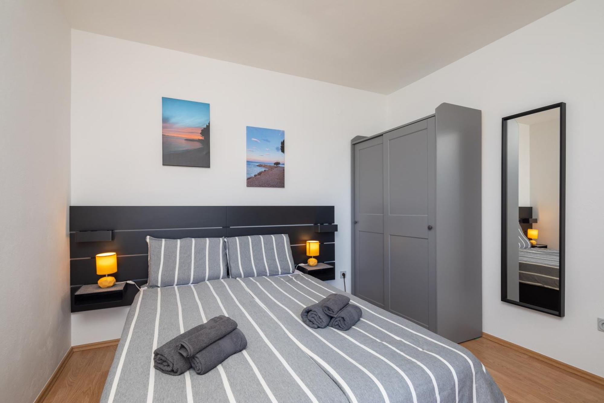 Sunshine Suites Omiš Extérieur photo