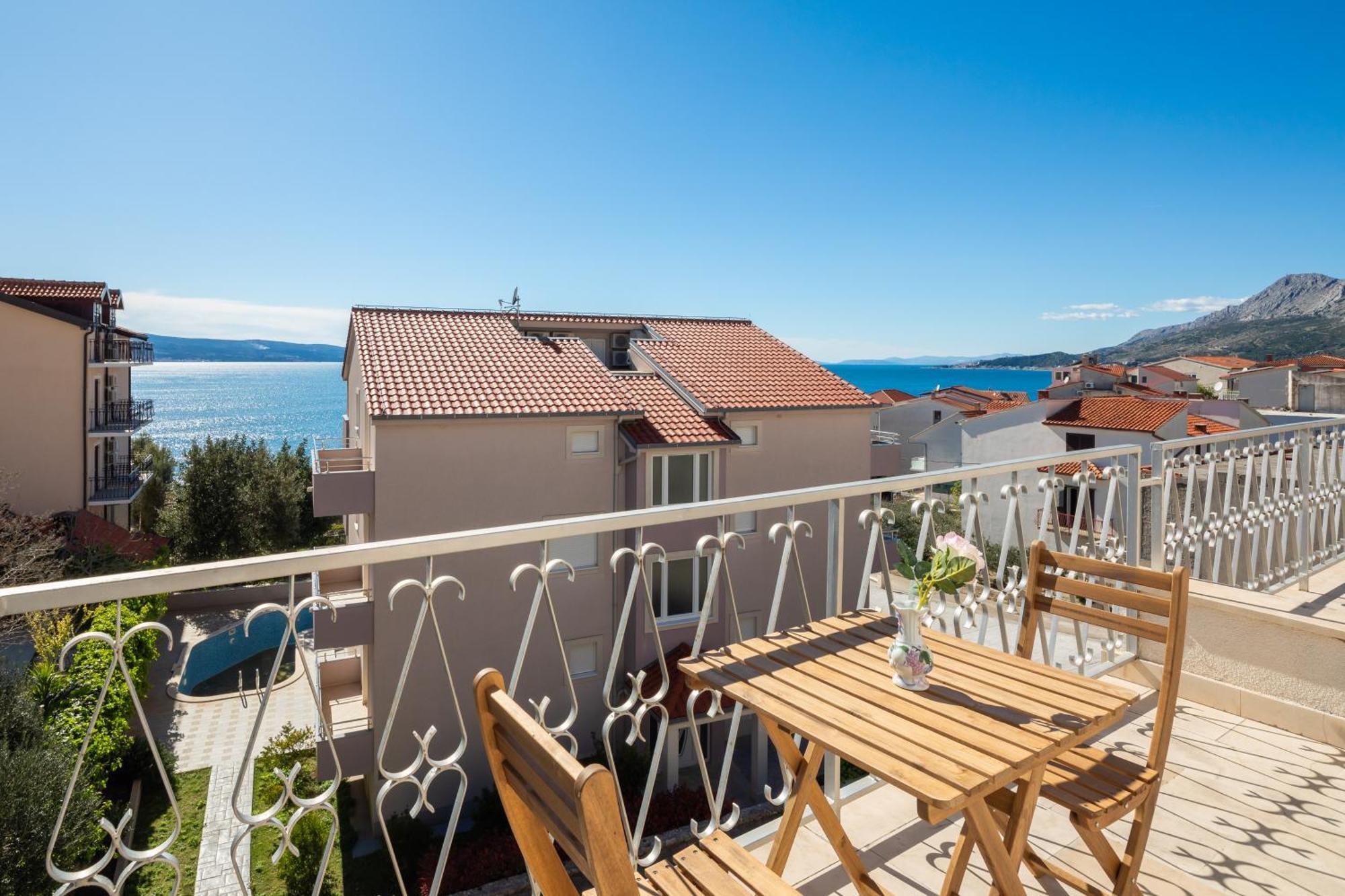 Sunshine Suites Omiš Extérieur photo