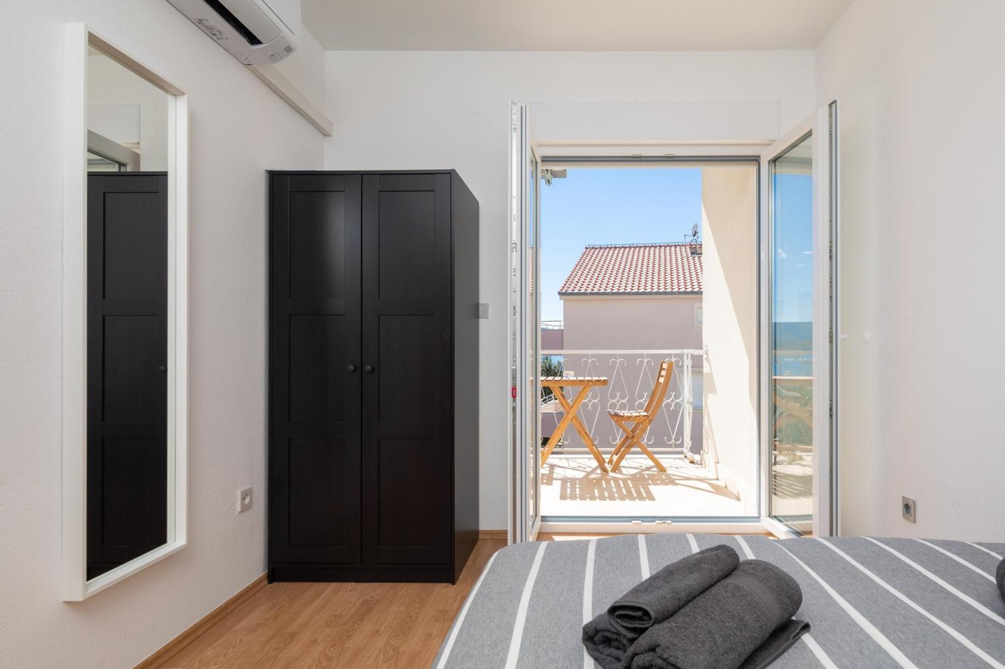 Sunshine Suites Omiš Extérieur photo