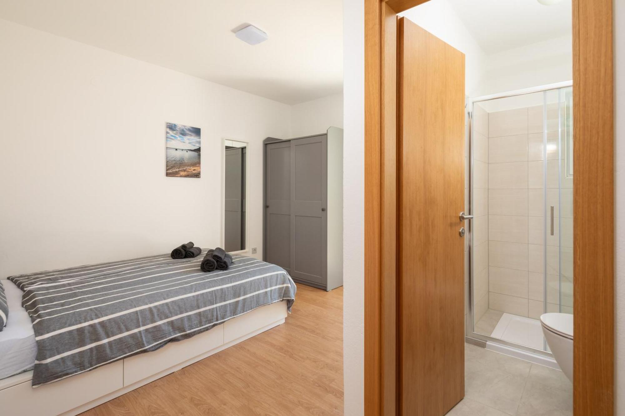 Sunshine Suites Omiš Extérieur photo