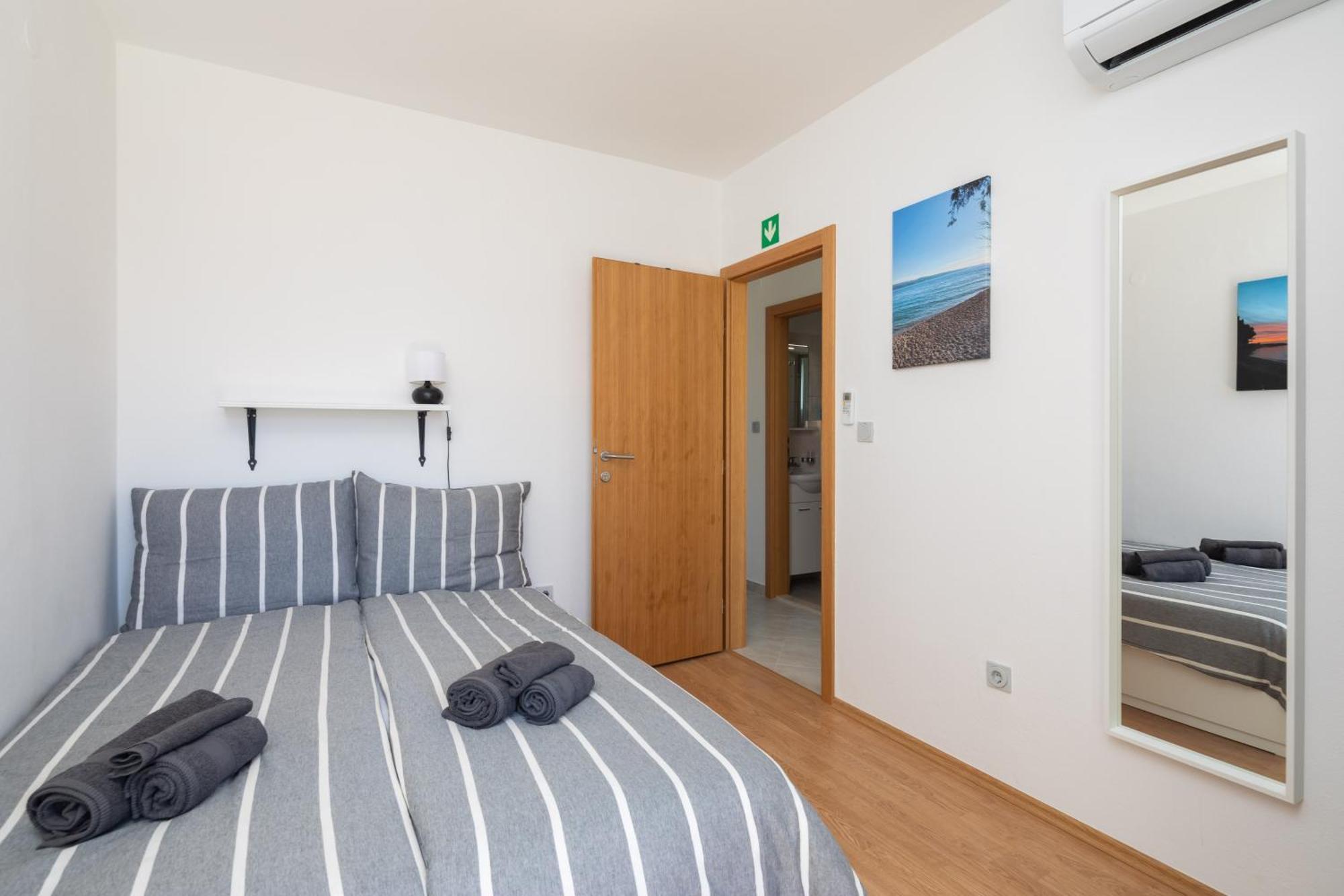 Sunshine Suites Omiš Extérieur photo
