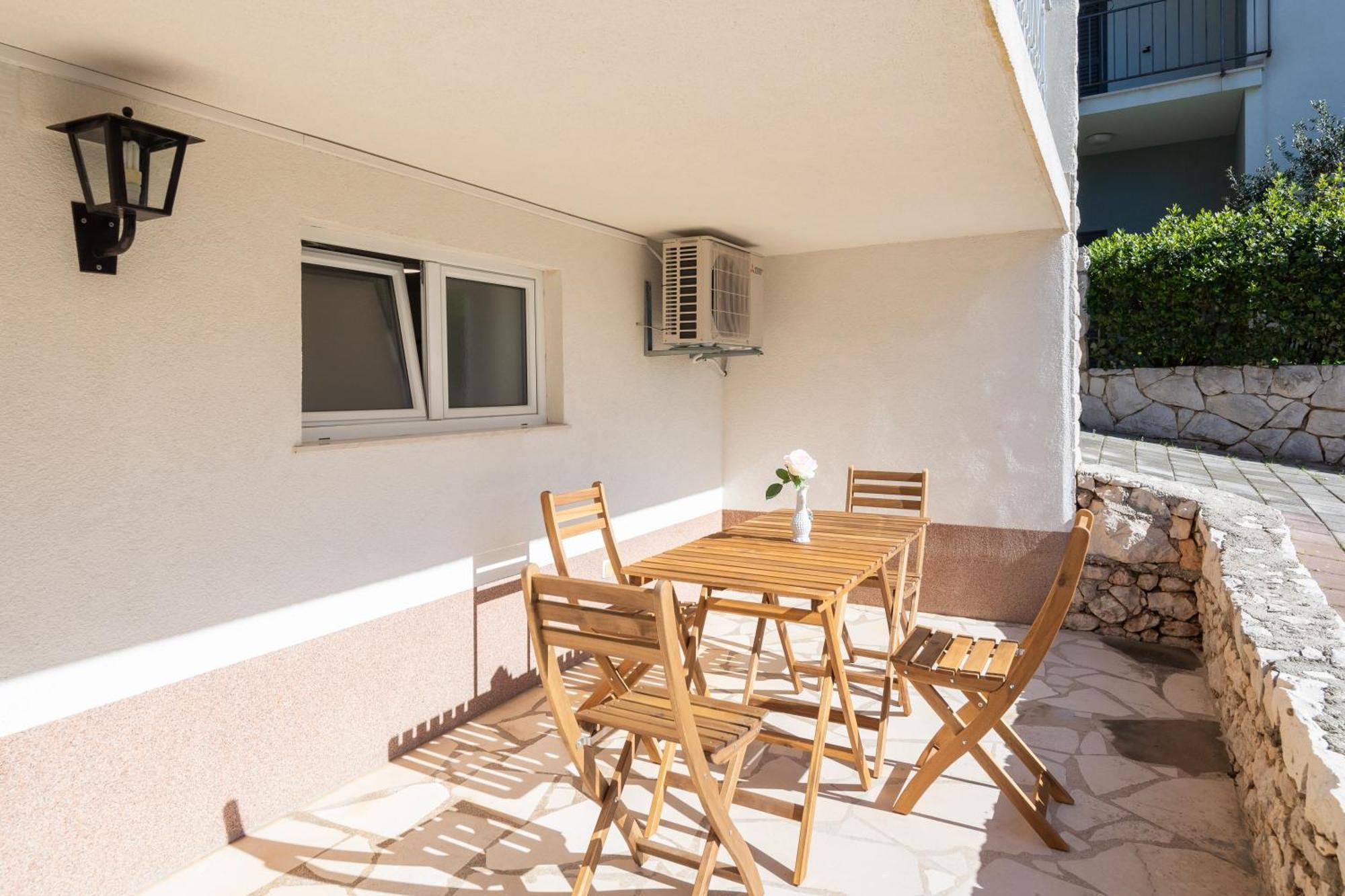 Sunshine Suites Omiš Extérieur photo
