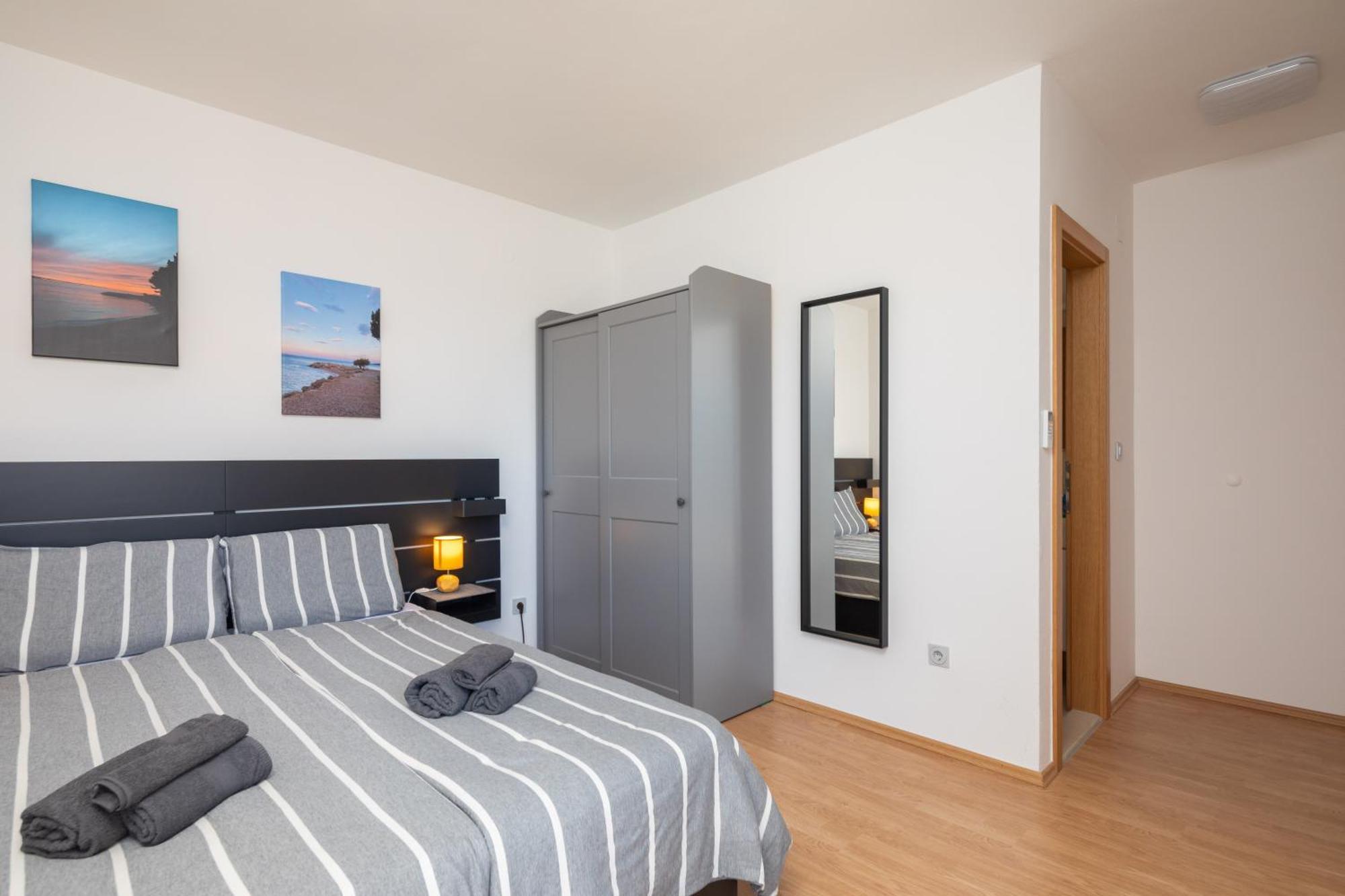 Sunshine Suites Omiš Extérieur photo