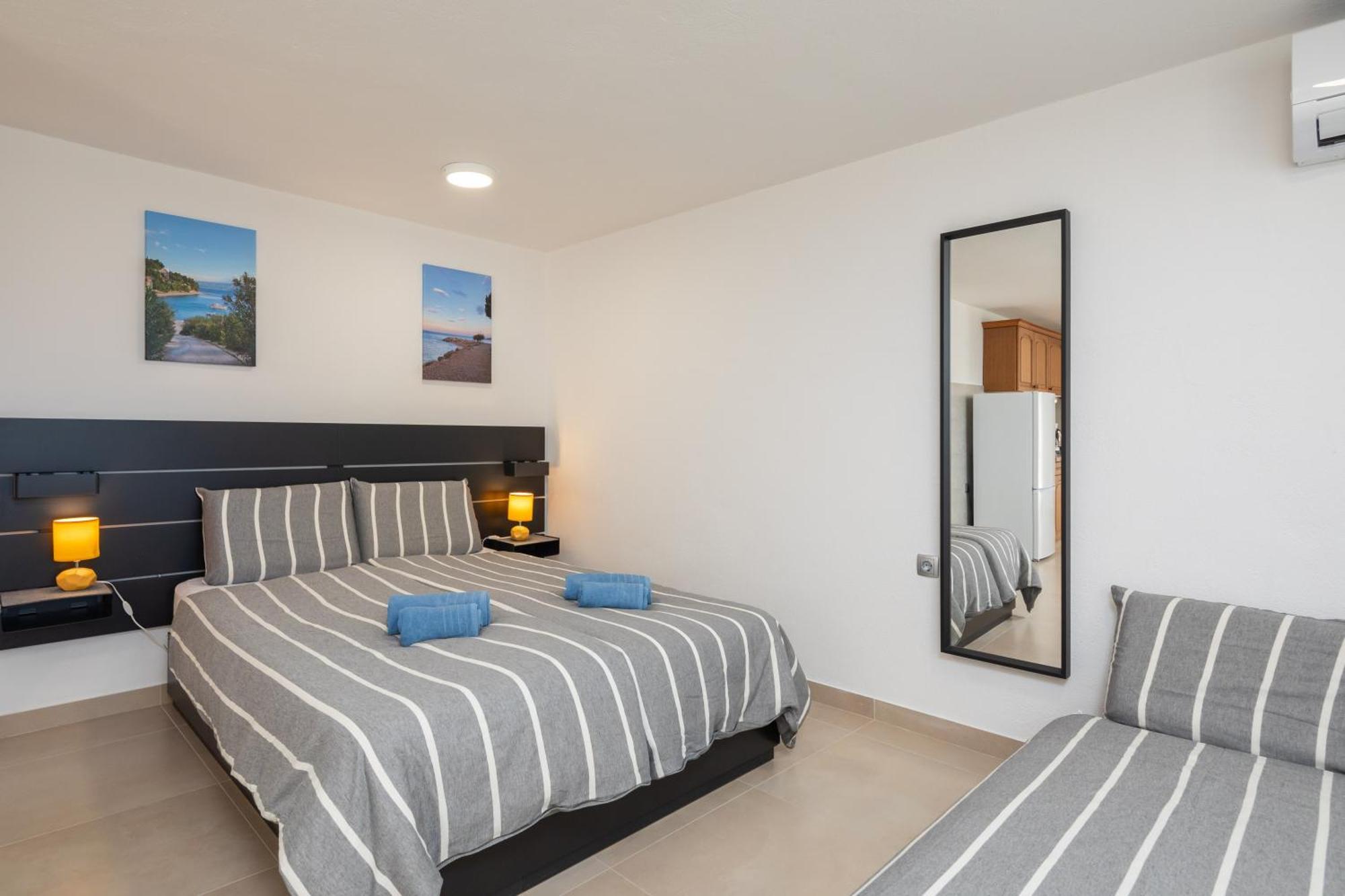 Sunshine Suites Omiš Extérieur photo