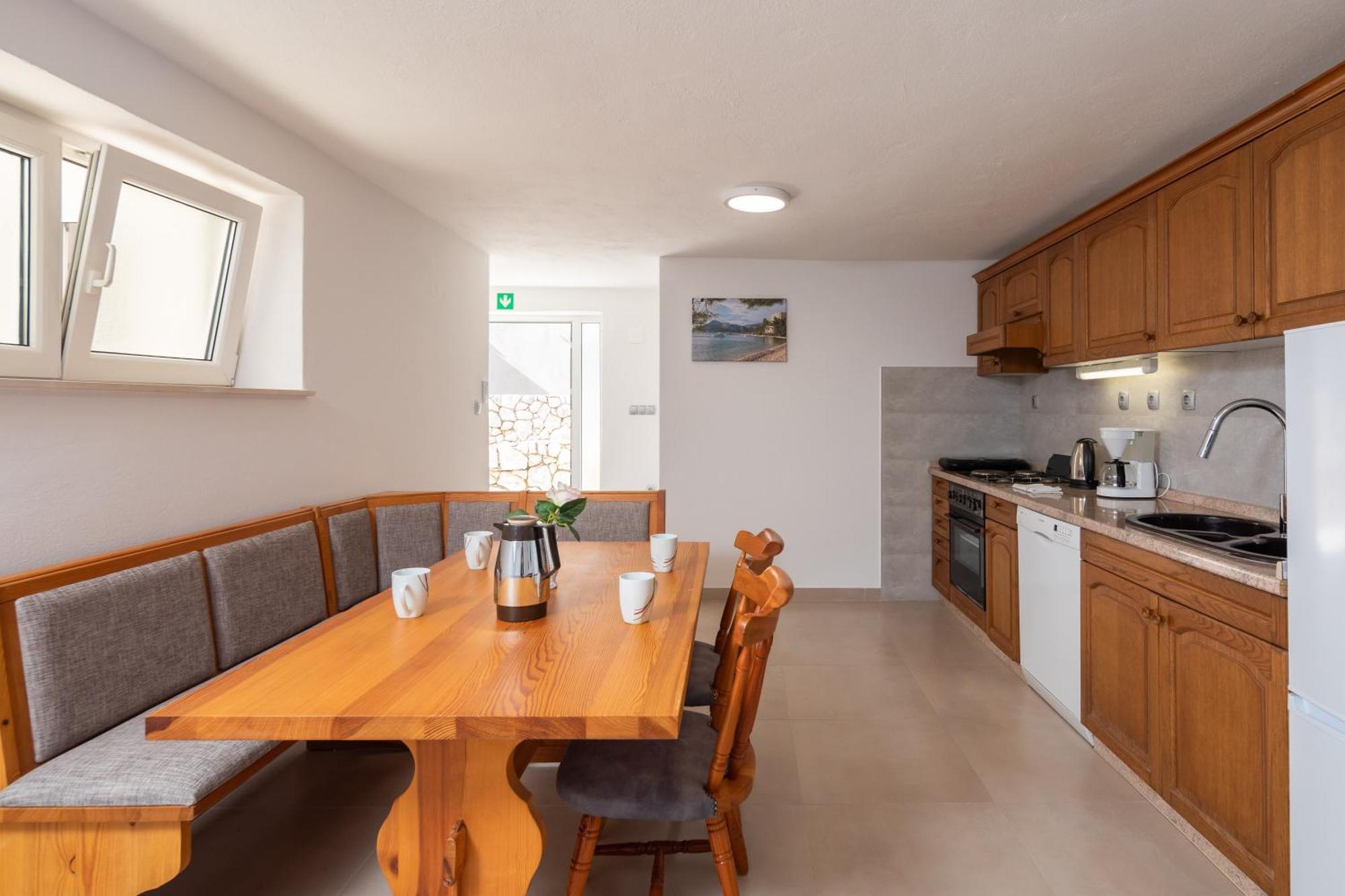 Sunshine Suites Omiš Extérieur photo