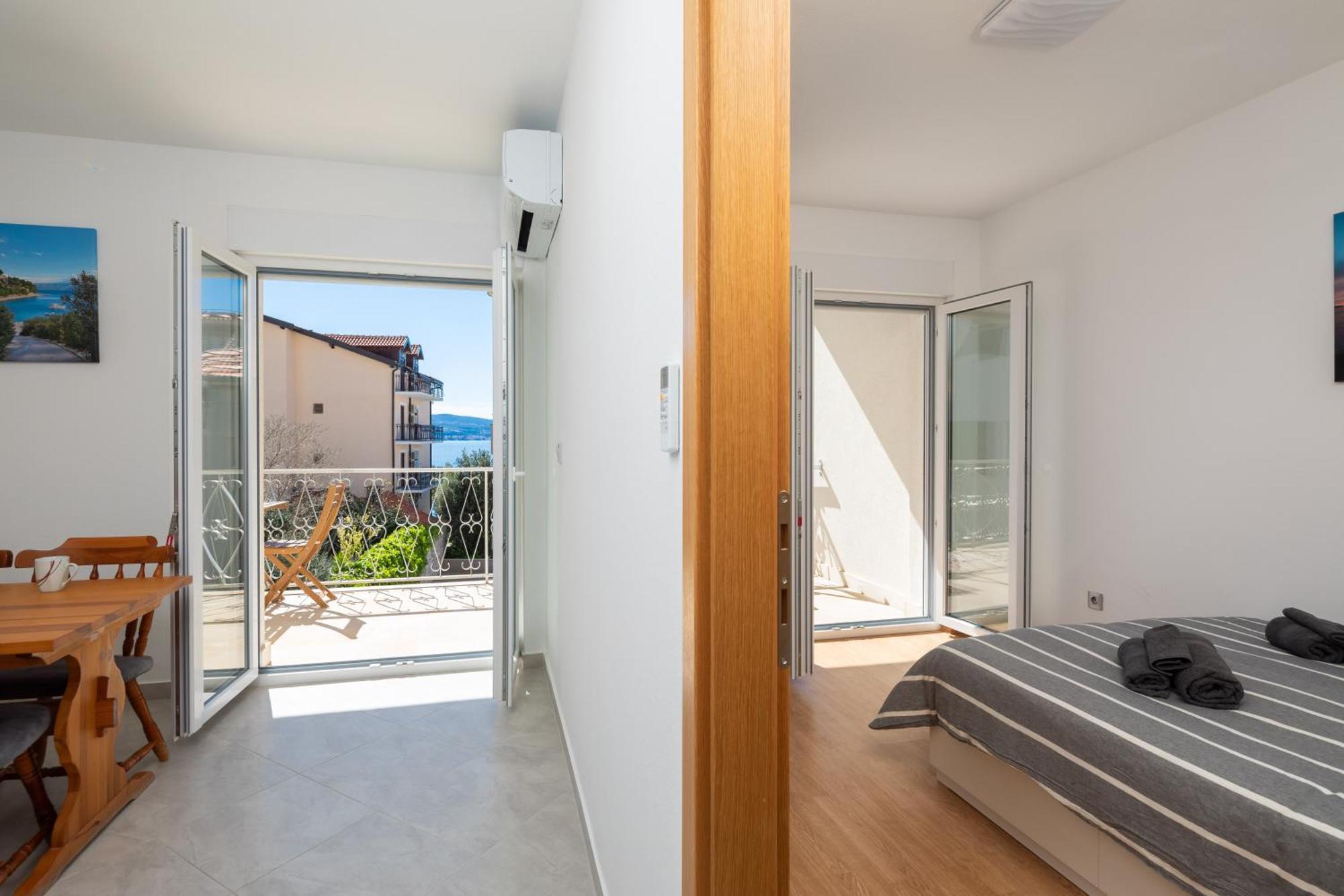Sunshine Suites Omiš Extérieur photo