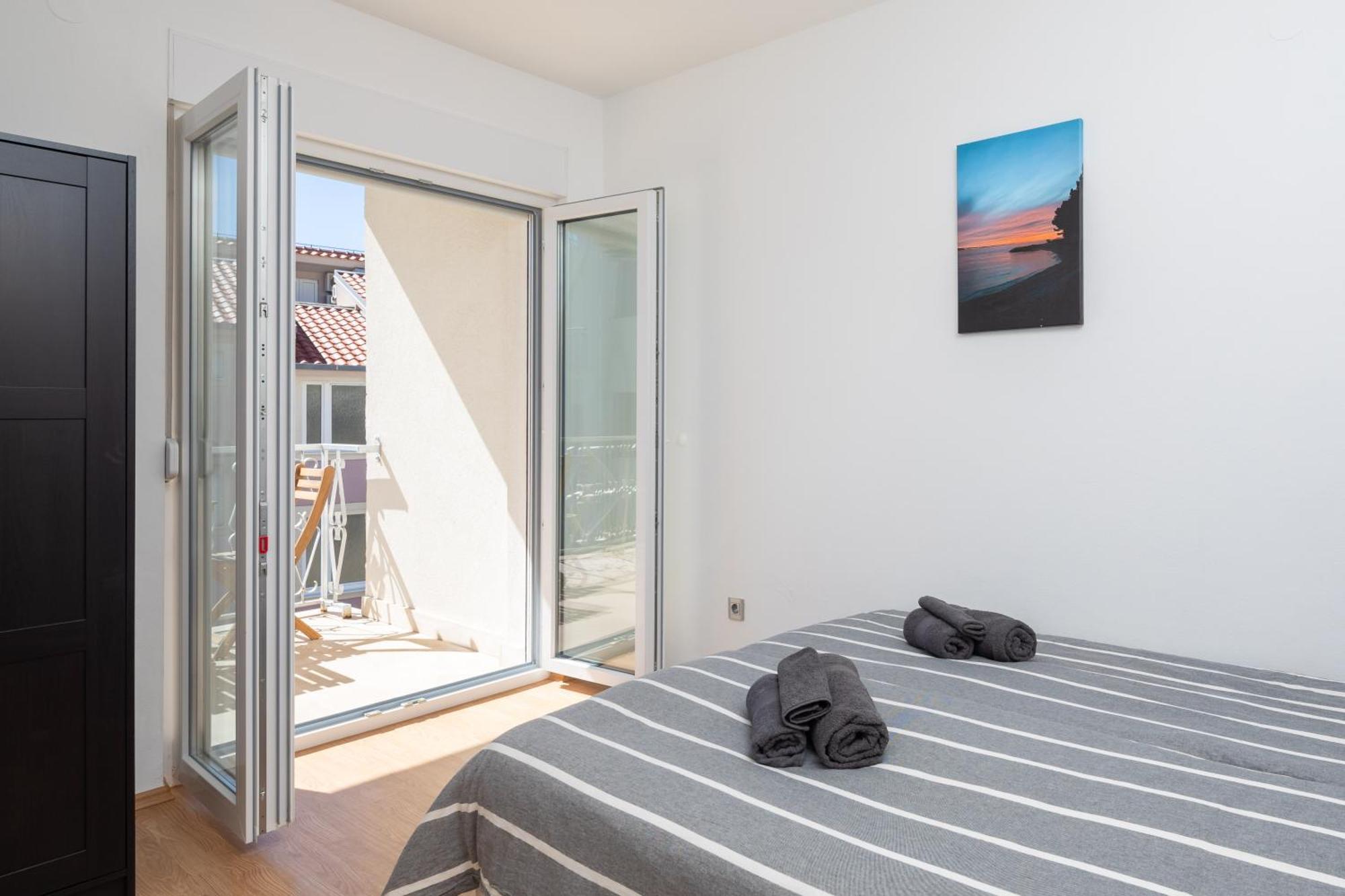 Sunshine Suites Omiš Extérieur photo