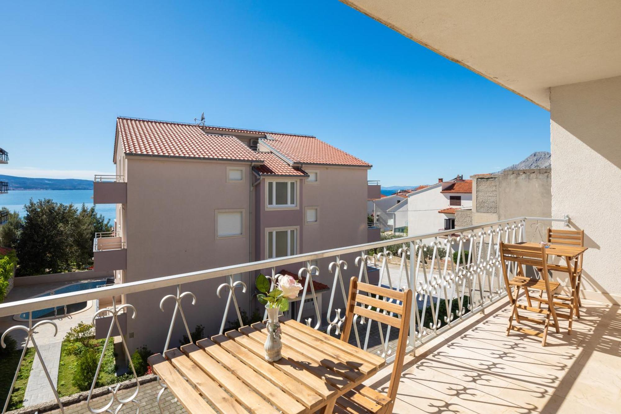 Sunshine Suites Omiš Extérieur photo