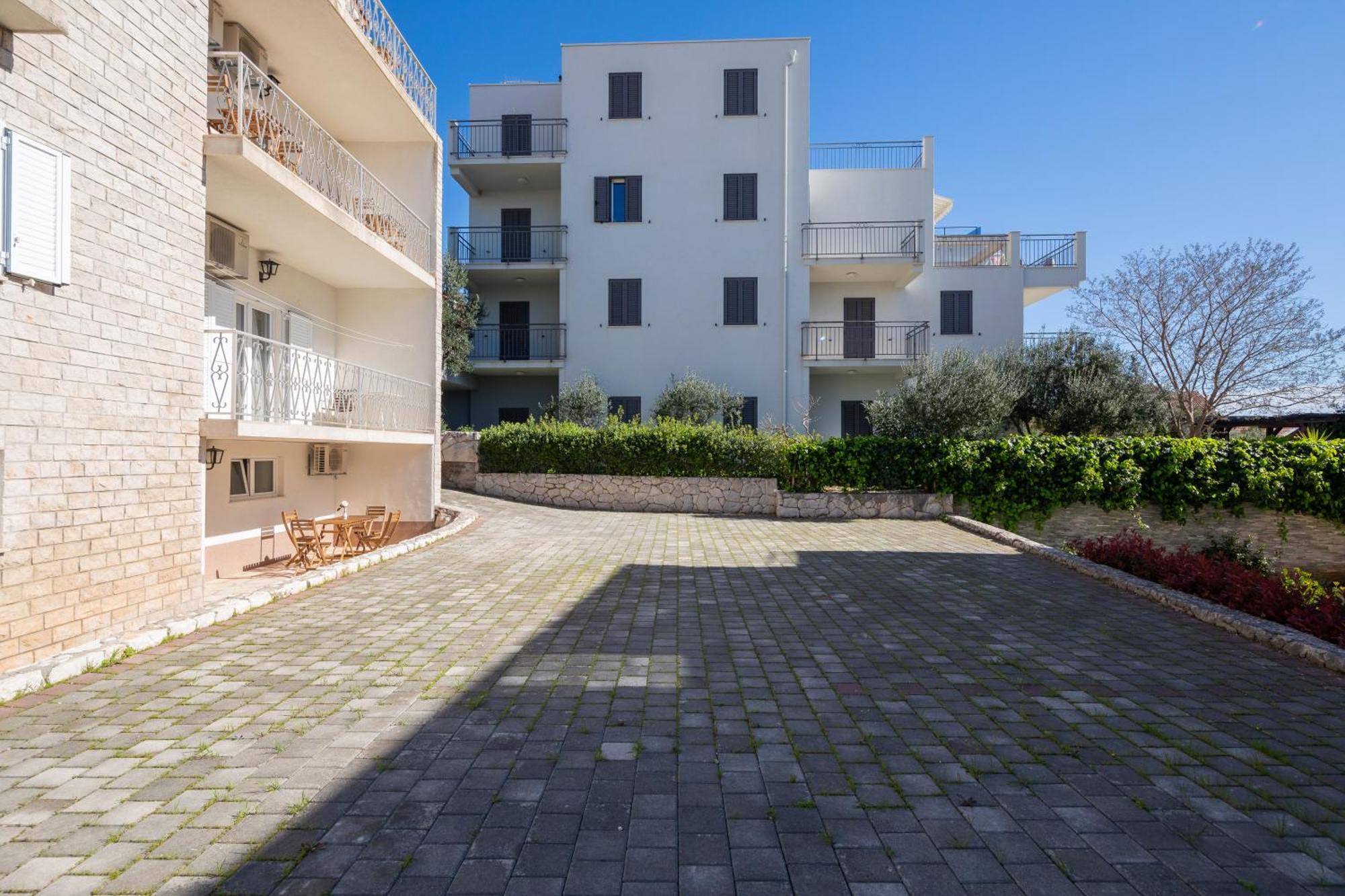 Sunshine Suites Omiš Extérieur photo