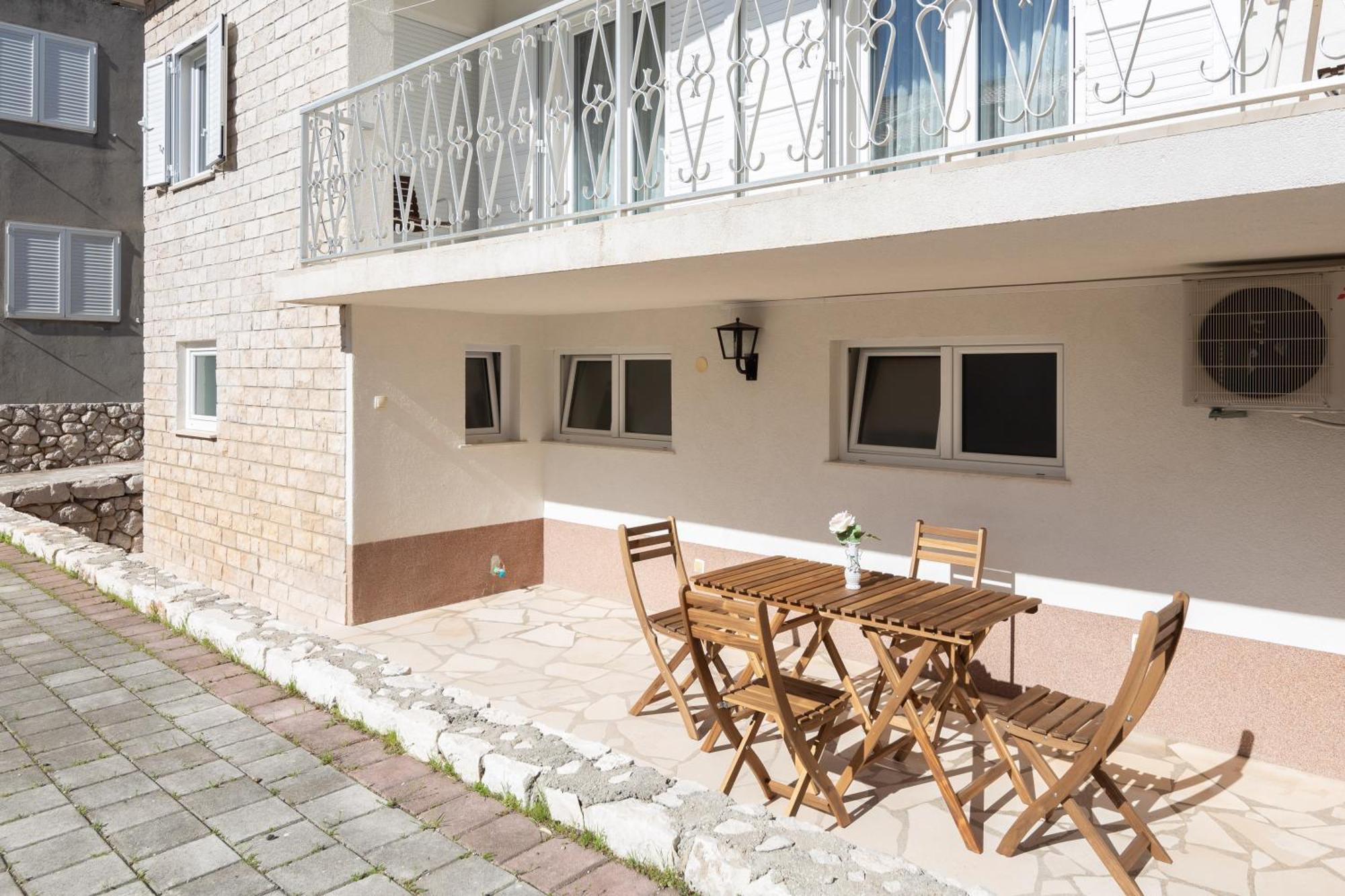 Sunshine Suites Omiš Extérieur photo