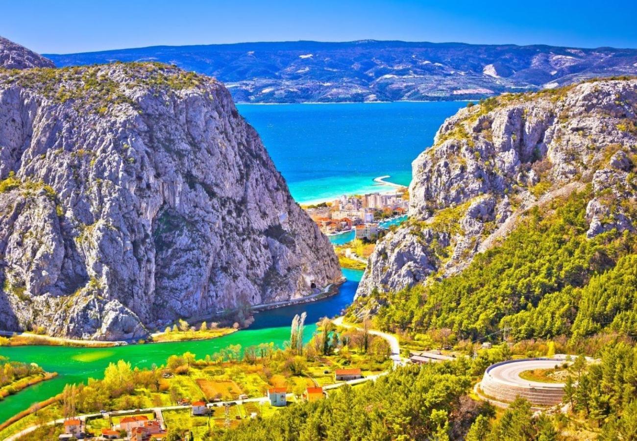 Sunshine Suites Omiš Extérieur photo